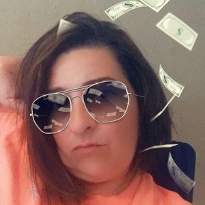 Meet your Posher, June